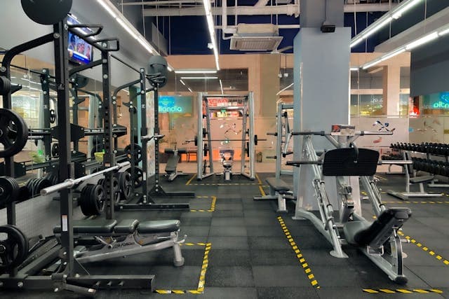 Fitness center training environment